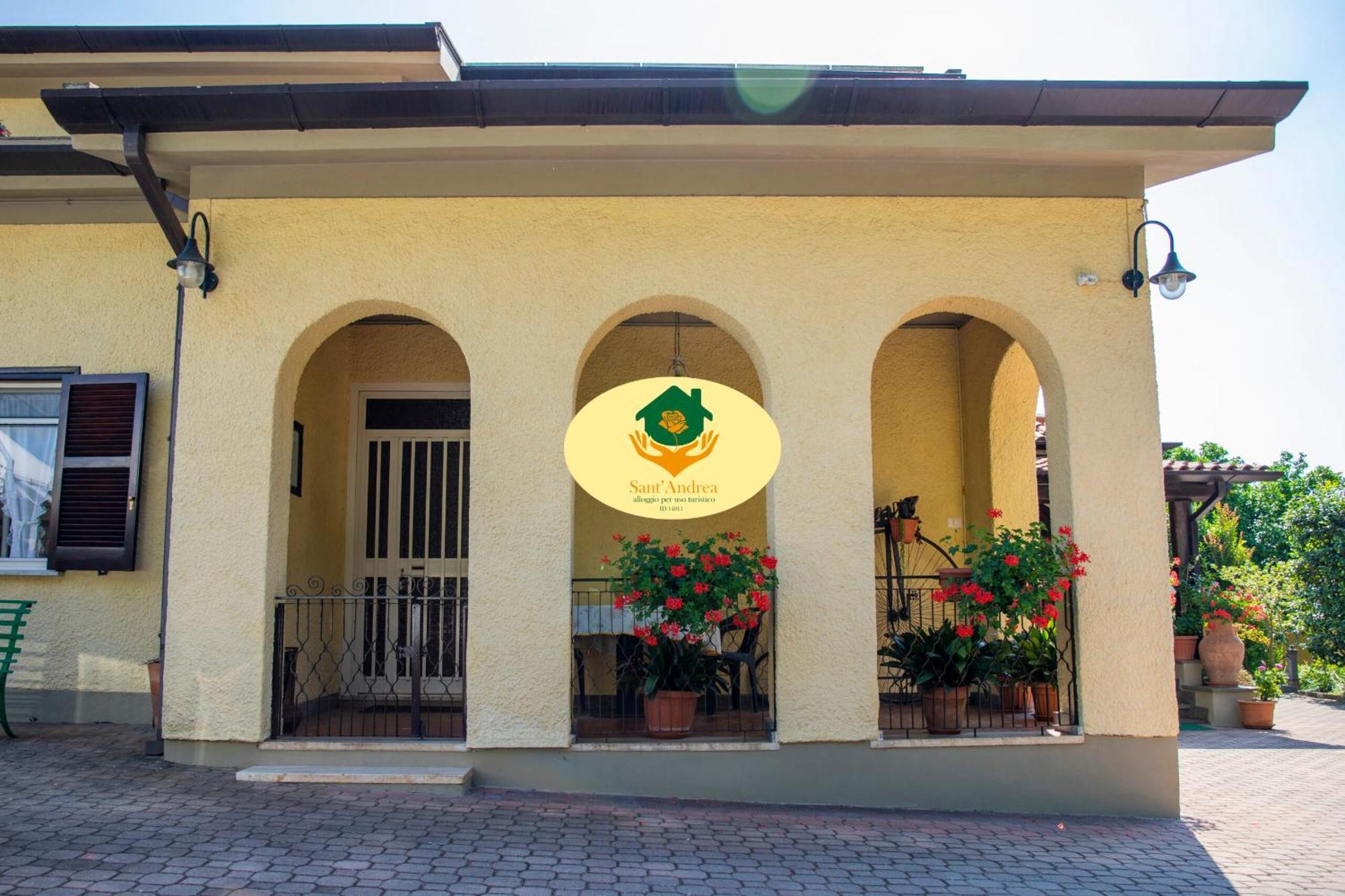 Alloggio Per Uso Turistico Sant'Andrea Lariano Extérieur photo